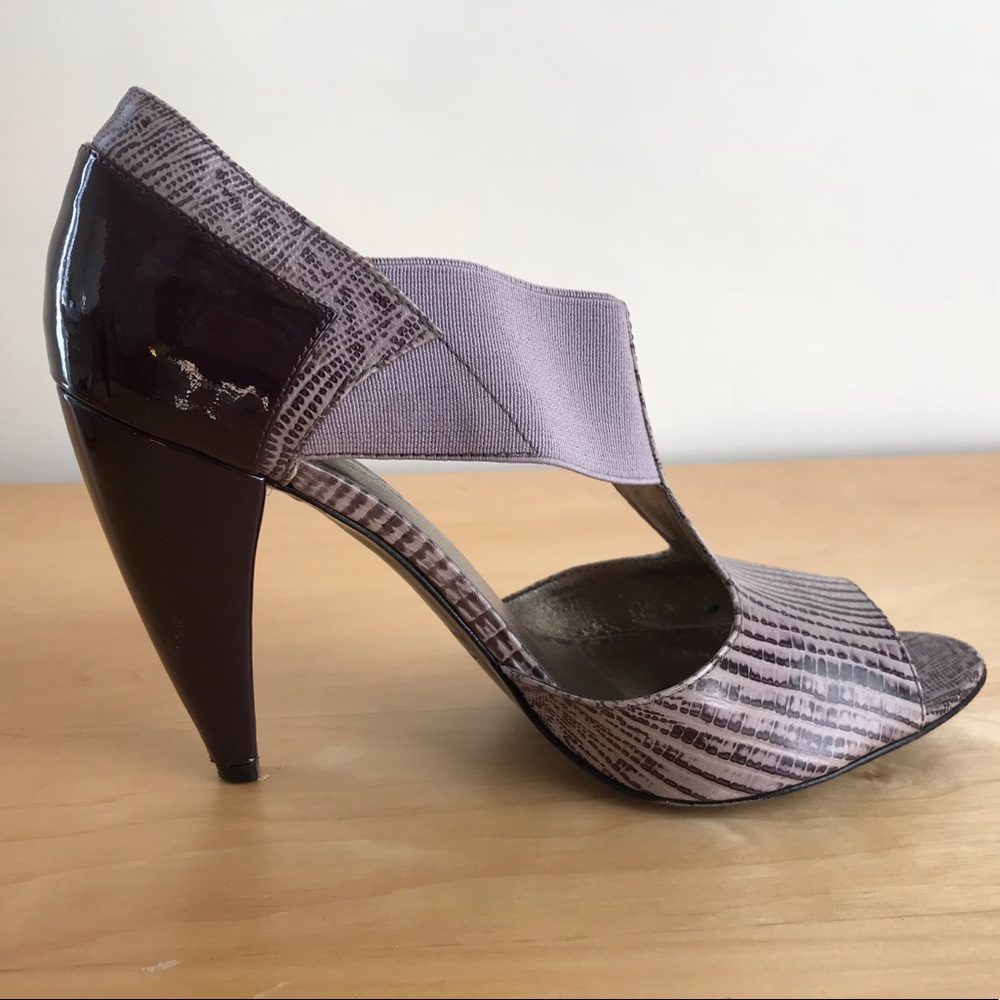 Pour la Victoire Purple Pumps